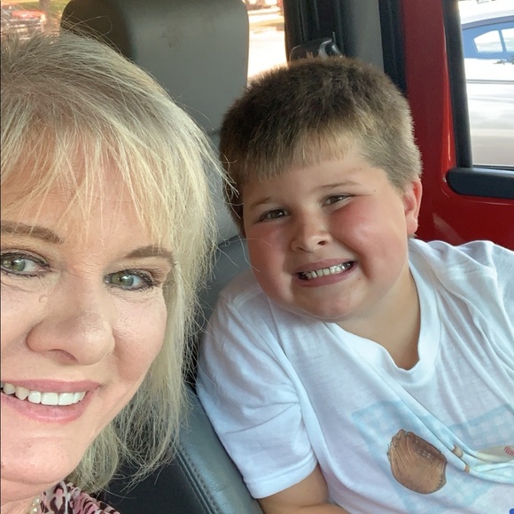 Meet your posher - Picture 2 of 3